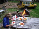 en vrouwen koken in Pataqgonië