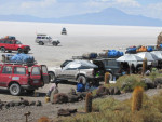 Vanaf Incahuasi, alle toeristen lunchen op het zoutmeer