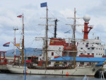 De driemaster Europa in de haven van Ushuaia